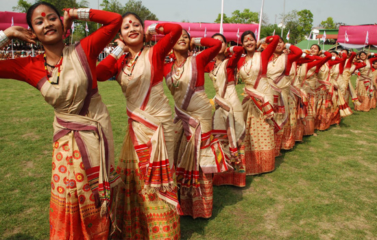 Actors and Actresses photos: shraddha arya Indian Classical Dance Poses in  Kothi Mooka